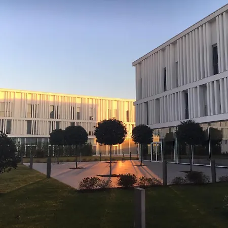 J Hotel-2